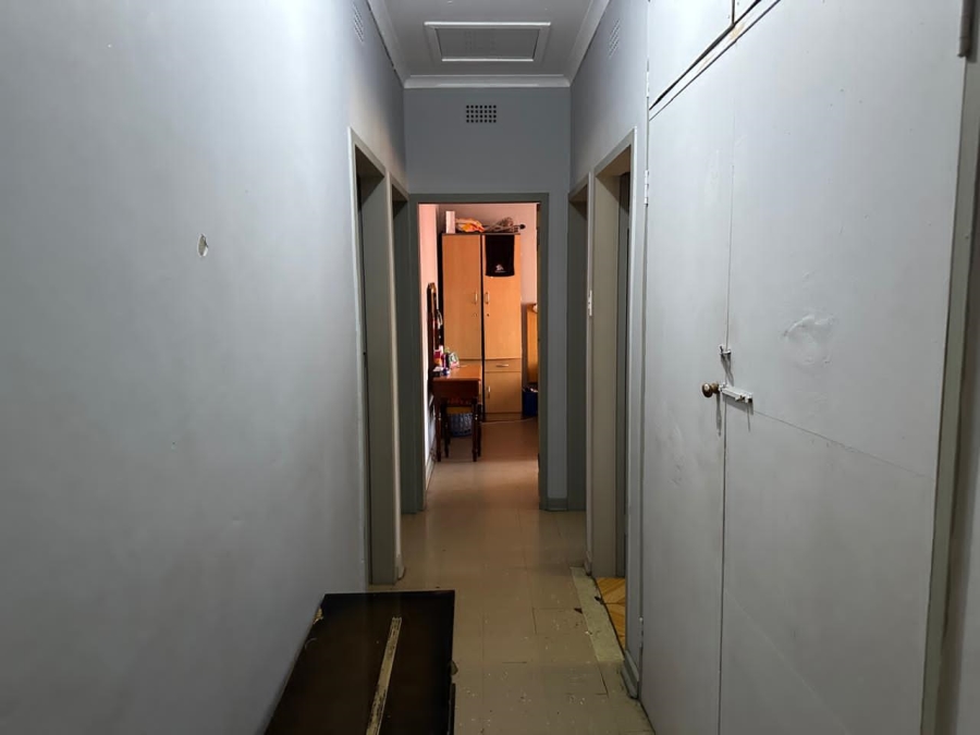 6 Bedroom Property for Sale in Oos Einde North West